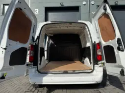 
VAUXHALL COMBO Sportive1.5 D 130ps full									