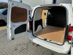 
VAUXHALL COMBO Sportive1.5 D 130ps full									