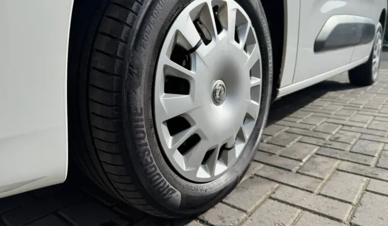 
VAUXHALL COMBO Sportive1.5 D 130ps full									