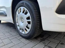 
VAUXHALL COMBO Sportive1.5 D 130ps full									