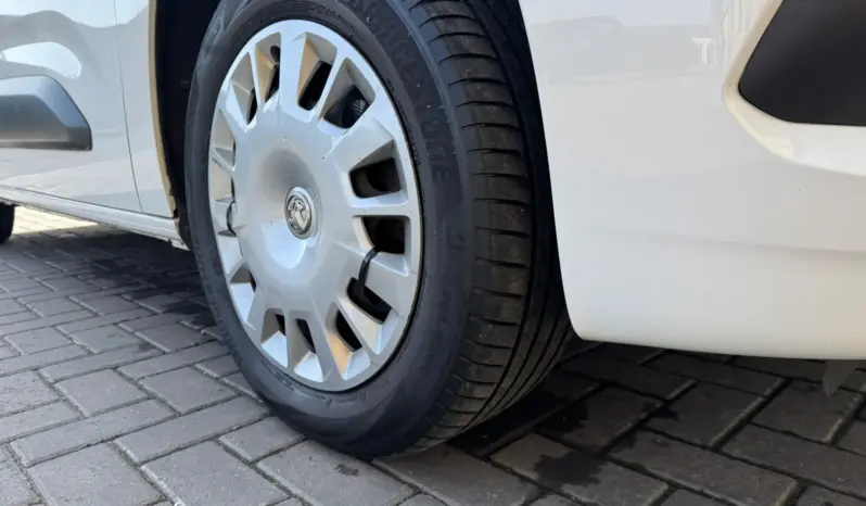 
VAUXHALL COMBO Sportive1.5 D 130ps full									