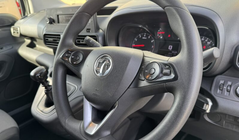 
VAUXHALL COMBO Sportive1.5 D 130ps full									