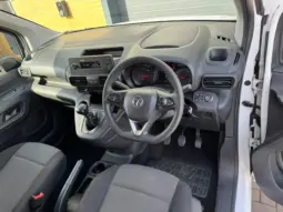 
VAUXHALL COMBO Sportive1.5 D 130ps full									