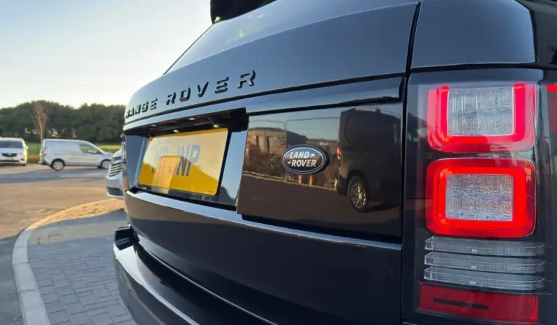 
LAND ROVER RANGE ROVER 4.4 SDV8 Vogue SE full									