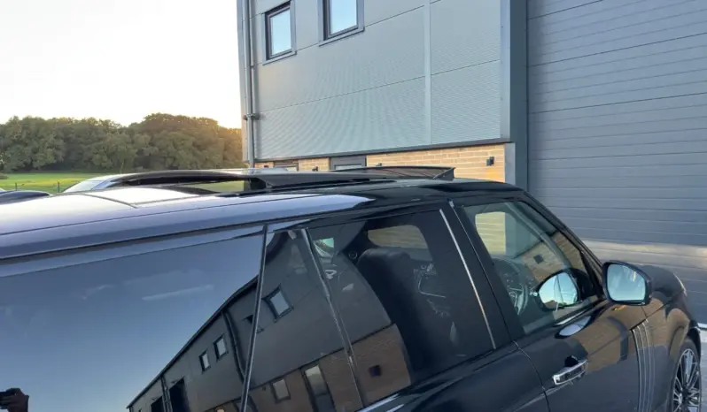 
LAND ROVER RANGE ROVER 4.4 SDV8 Vogue SE full									