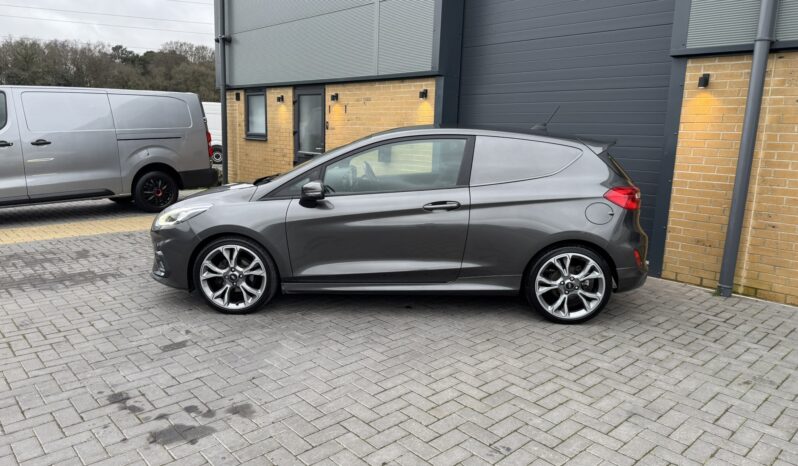 
Ford Fiesta Van 1.5 TDCi Sport full									