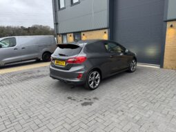 
Ford Fiesta Van 1.5 TDCi Sport full									