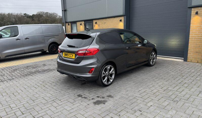 
Ford Fiesta Van 1.5 TDCi Sport full									