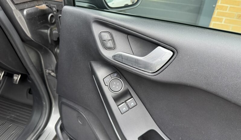 
Ford Fiesta Van 1.5 TDCi Sport full									