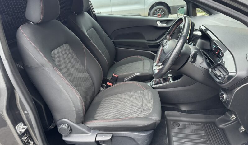 
Ford Fiesta Van 1.5 TDCi Sport full									