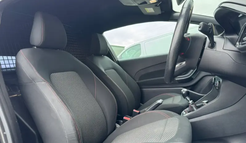 
Ford Fiesta Van 1.5 TDCi Sport full									