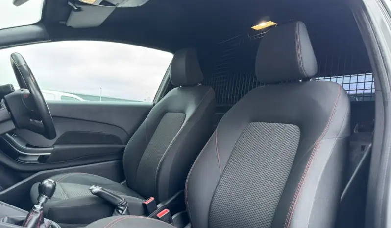 
Ford Fiesta Van 1.5 TDCi Sport full									