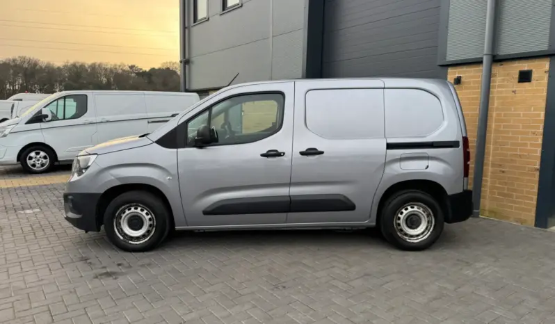 
VAUXHALL COMBO CARGO 2000 1.5D Edition full									