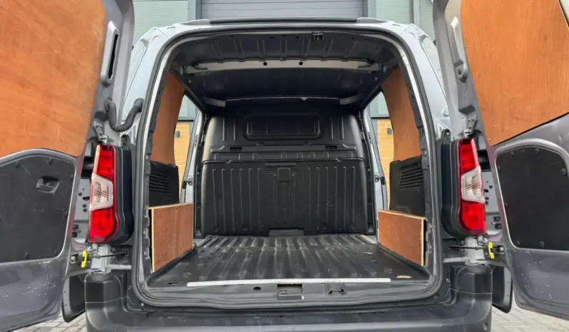 
VAUXHALL COMBO CARGO 2000 1.5D Edition full									