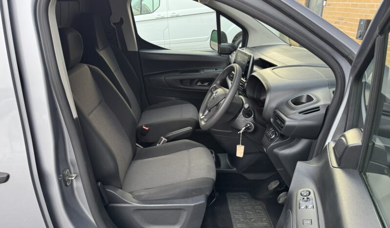 
VAUXHALL COMBO CARGO 2000 1.5D Edition full									