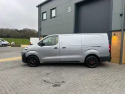 
VAUXHALL VIVARO 2.0d Dynamic full									