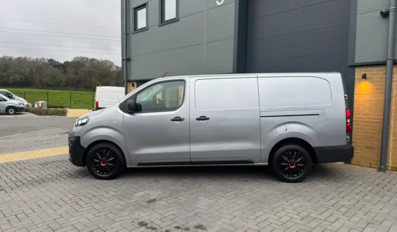 
VAUXHALL VIVARO 2.0d Dynamic full									