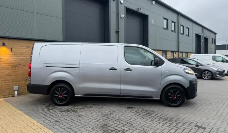 
VAUXHALL VIVARO 2.0d Dynamic full									