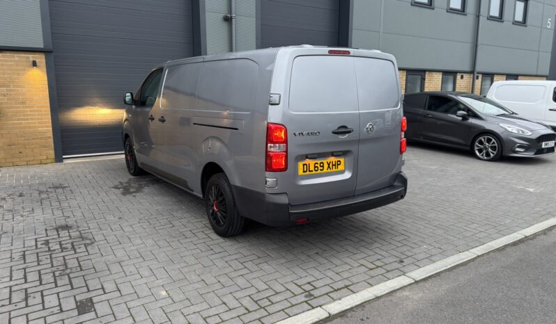 
VAUXHALL VIVARO 2.0d Dynamic full									