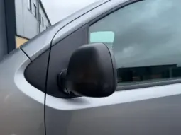 
VAUXHALL VIVARO 2.0d Dynamic full									