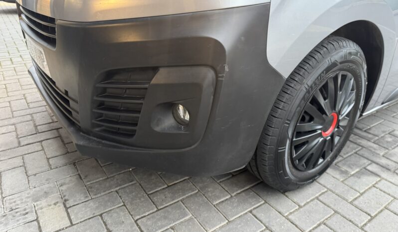 
VAUXHALL VIVARO 2.0d Dynamic full									