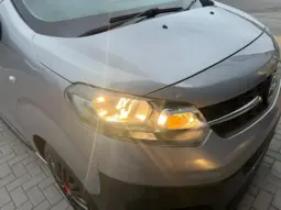 
VAUXHALL VIVARO 2.0d Dynamic full									