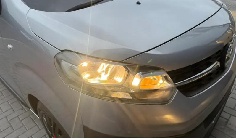 
VAUXHALL VIVARO 2.0d Dynamic full									