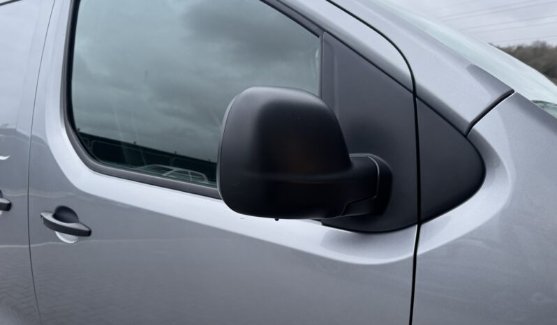 
VAUXHALL VIVARO 2.0d Dynamic full									