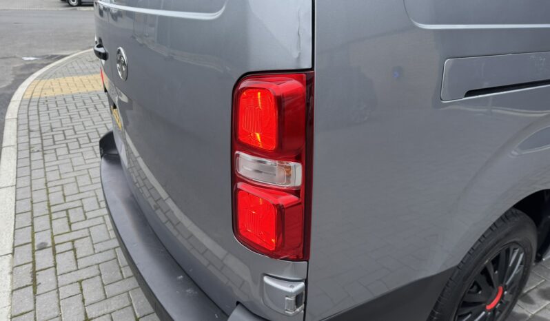 
VAUXHALL VIVARO 2.0d Dynamic full									