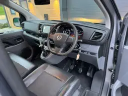 
VAUXHALL VIVARO 2.0d Dynamic full									