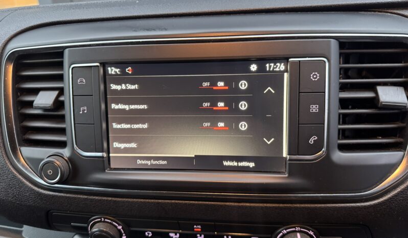 
VAUXHALL VIVARO 2.0d Dynamic full									