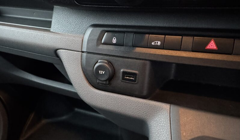 
VAUXHALL VIVARO 2.0d Dynamic full									