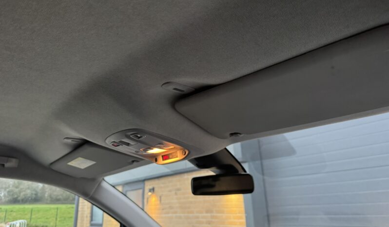 
VAUXHALL VIVARO 2.0d Dynamic full									