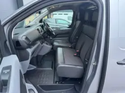 
VAUXHALL VIVARO 2.0d Dynamic full									