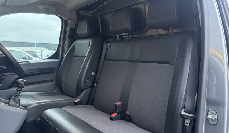 
VAUXHALL VIVARO 2.0d Dynamic full									