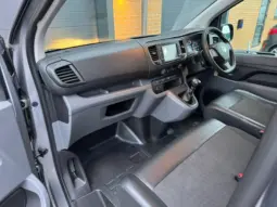 
VAUXHALL VIVARO 2.0d Dynamic full									