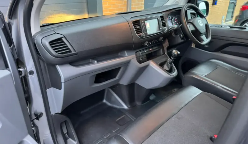 
VAUXHALL VIVARO 2.0d Dynamic full									