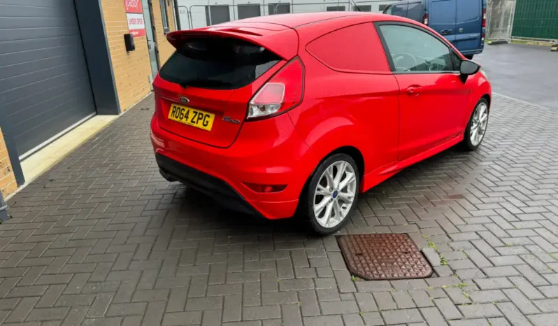 
FORD FIESTA 1.6 TDCi Sport full									