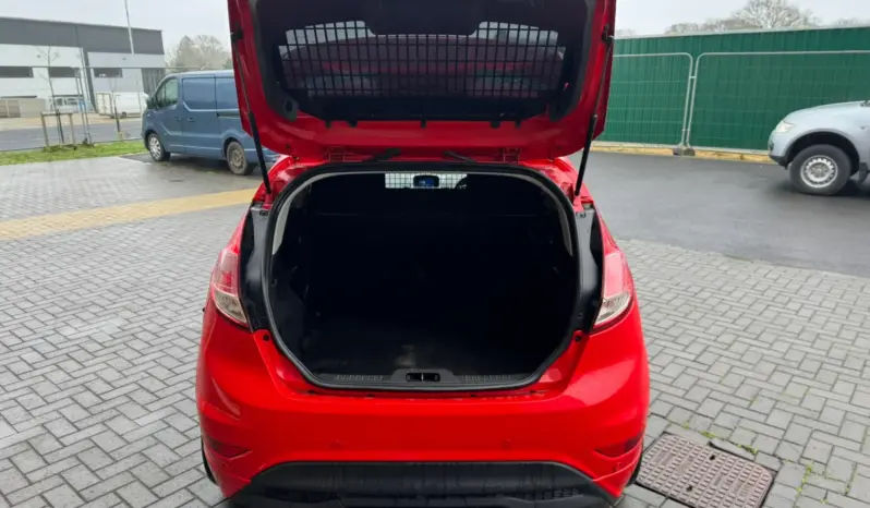 
FORD FIESTA 1.6 TDCi Sport full									