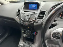 
FORD FIESTA 1.6 TDCi Sport full									