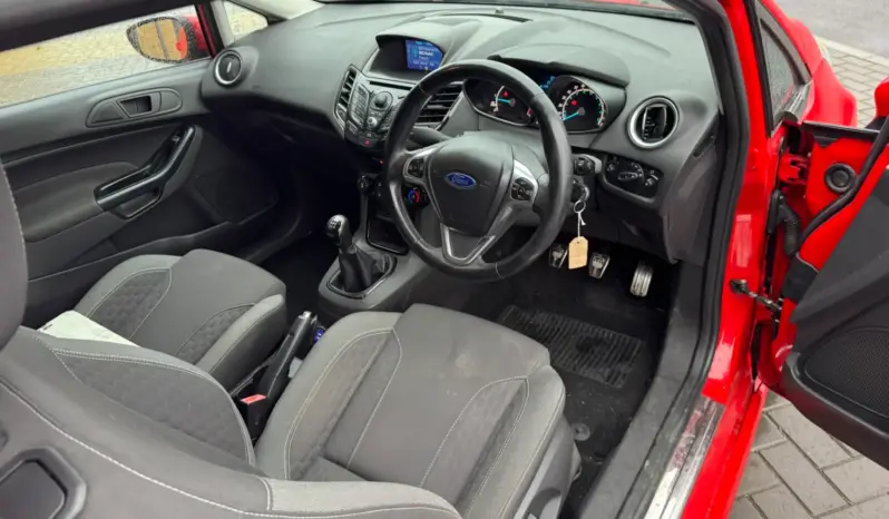 
FORD FIESTA 1.6 TDCi Sport full									