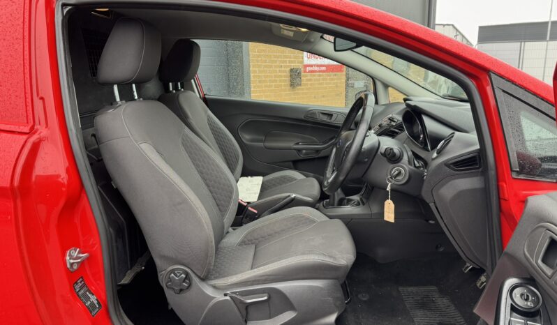 
FORD FIESTA 1.6 TDCi Sport full									