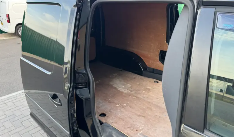 
VOLKSWAGEN CADDY MAXI 2.0 TDI 140PS Highline full									