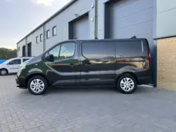 
Renault Trafic 2.0 dCi Sport SWB full									