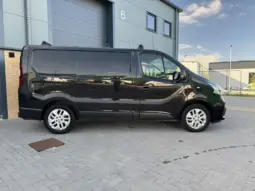 
Renault Trafic 2.0 dCi Sport SWB full									