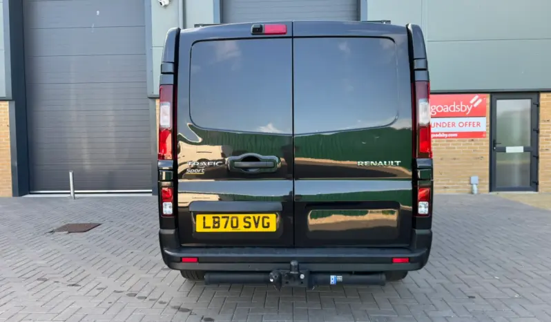 
Renault Trafic 2.0 dCi Sport SWB full									