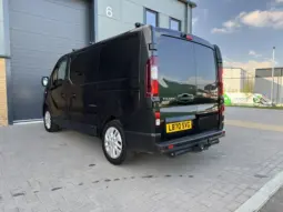 
Renault Trafic 2.0 dCi Sport SWB full									