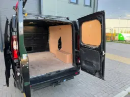 
Renault Trafic 2.0 dCi Sport SWB full									