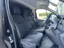 
Renault Trafic 2.0 dCi Sport SWB full									
