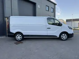 
RENAULT TRAFIC LL30 Blue dCi 130 Business full									